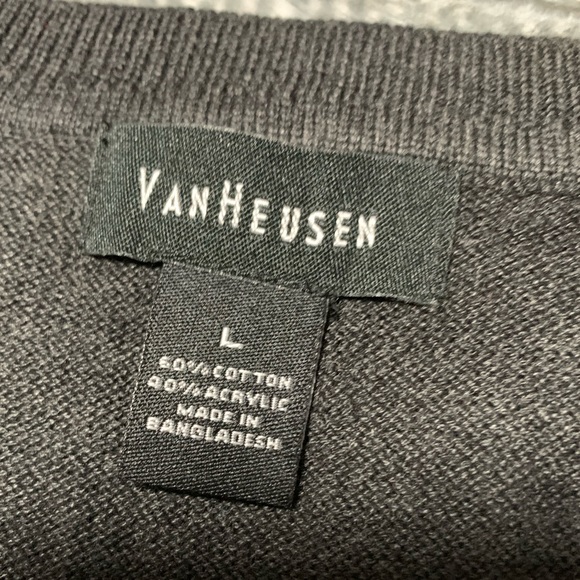 3/$20 Men’s Van Heusen Gray Sleeveless Sweater Vest Size Large - Picture 4 of 8